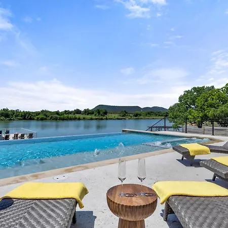 Blue Horizon Retreat With Concierge Services